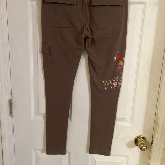 Matilda Jane Embroidered Women’s Pants Small - Picture 2 of 5